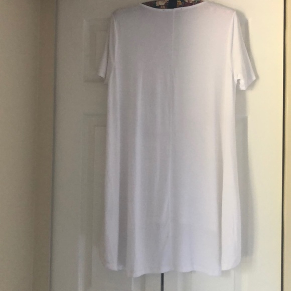 Brand new Tahari Top. - Picture 4 of 4